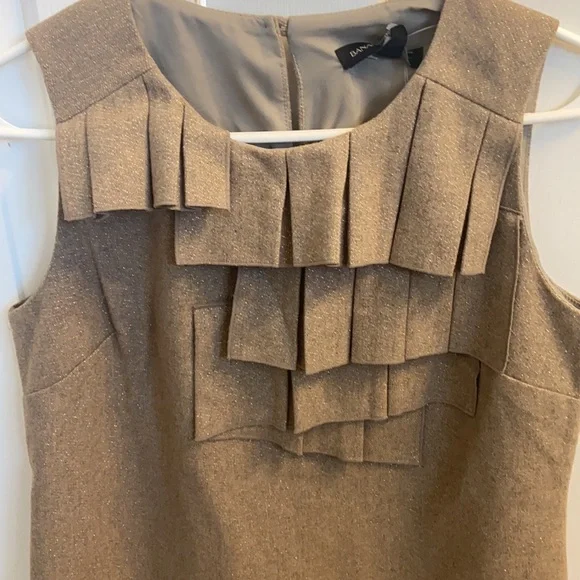 NWT BANANA REPUBLIC Adorable Sleeveless Sparkly Dressy Top Size XS Lined - Picture 2 of 8